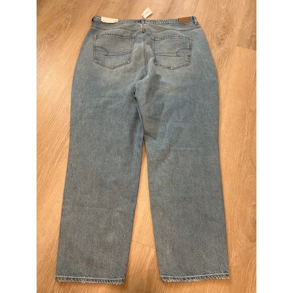NWT American Eagle Mom Jean Size 18 Regular Blue Light Wash classic - Picture 5 of 6